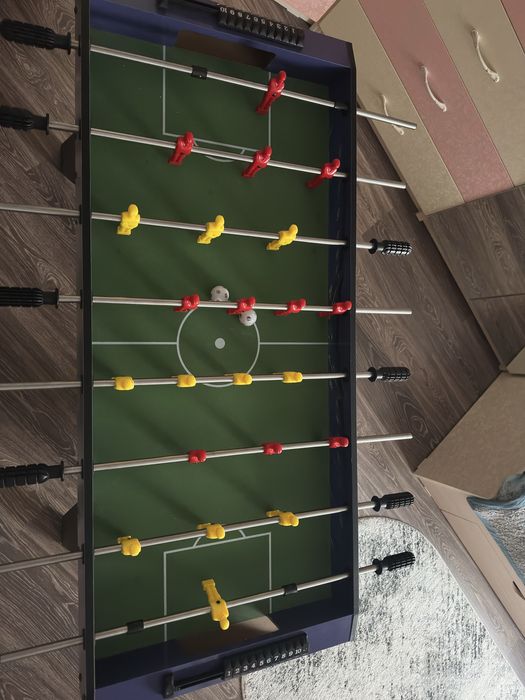 Продам настольный футбол (кикер)