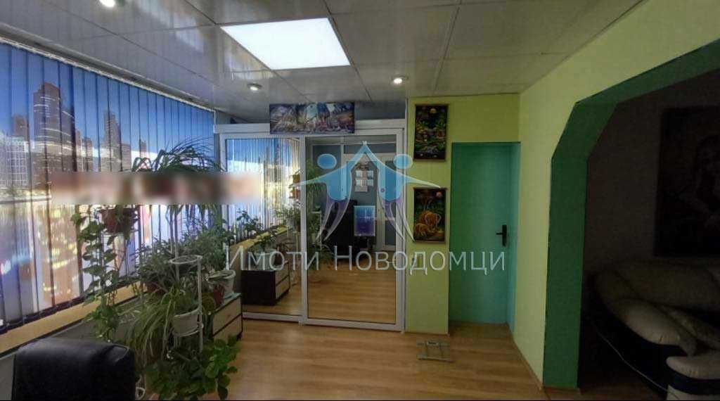 Продава се тристаен апартамент в гр.Шумен, кв.Тракия