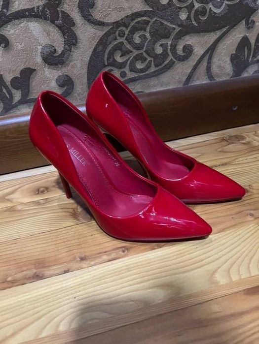 Sifatli toza oyoq kiyimlar