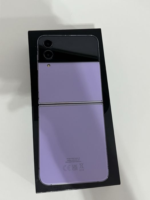 Samsung Galaxy Z Flip4