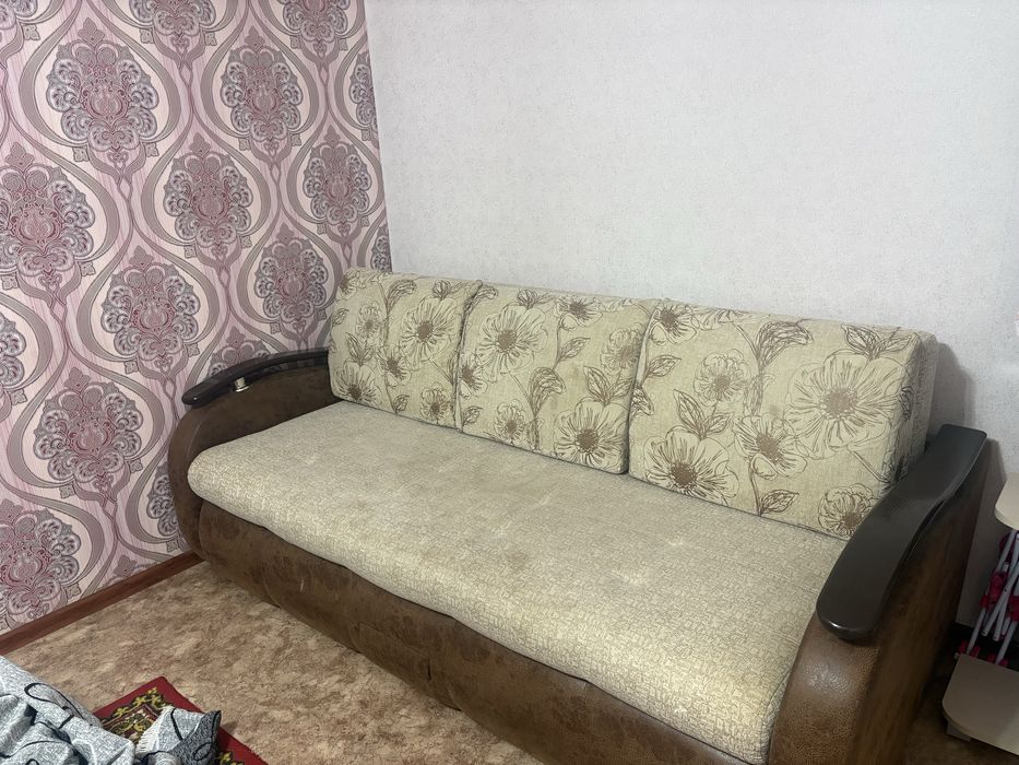 Б/у продается Диван , тумба