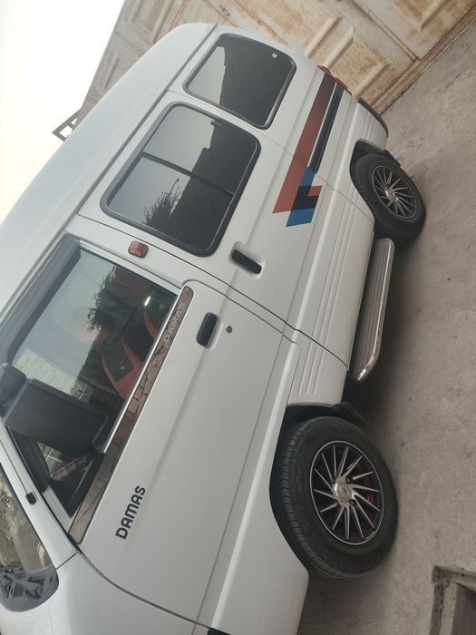 Damas uy ishiga minilgan