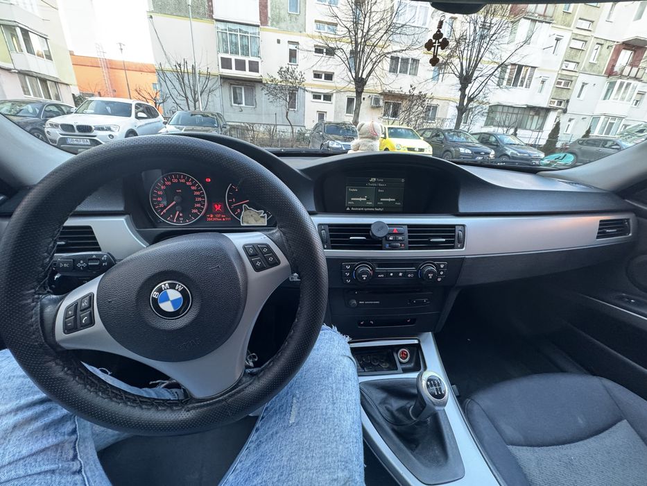 BMW E90 320i  Sedan