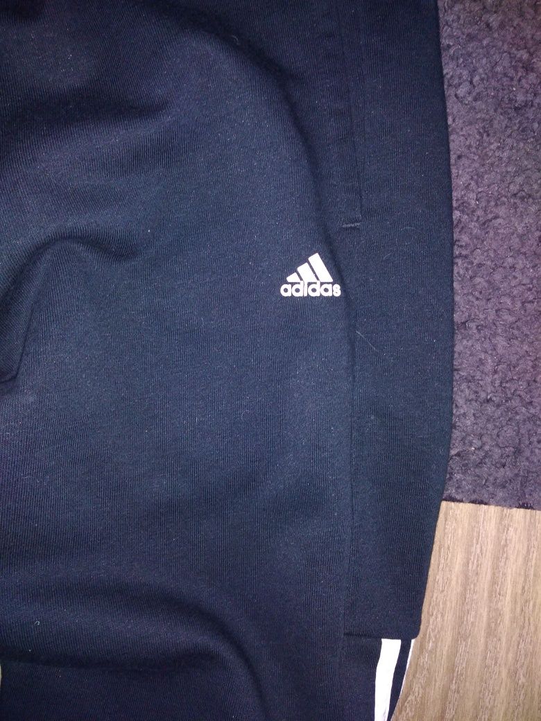 Vânt pantaloni trei sferti Adidas M negrii