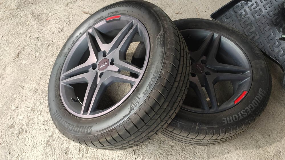 Продаются Диски с резиной 17"215/55 Bridgestone в отличном состоянии .