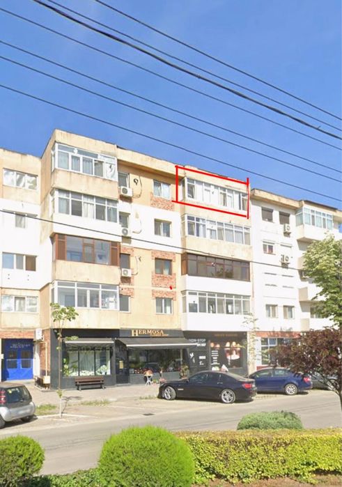 Apartament 3 camere decomantat vis-a-vis de Spitalul Municipal