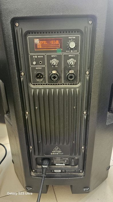 Behringer колони