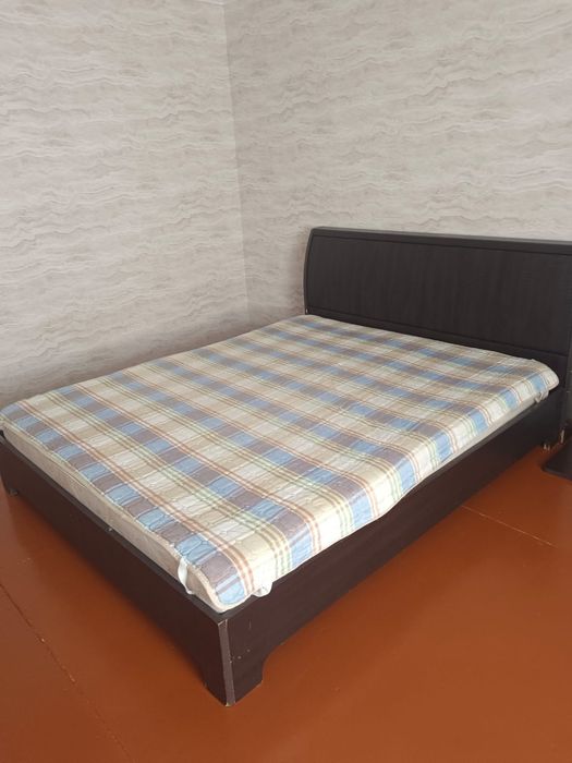 Продам кровать .