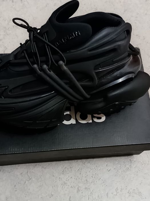 Vand adidasi Balmain paris