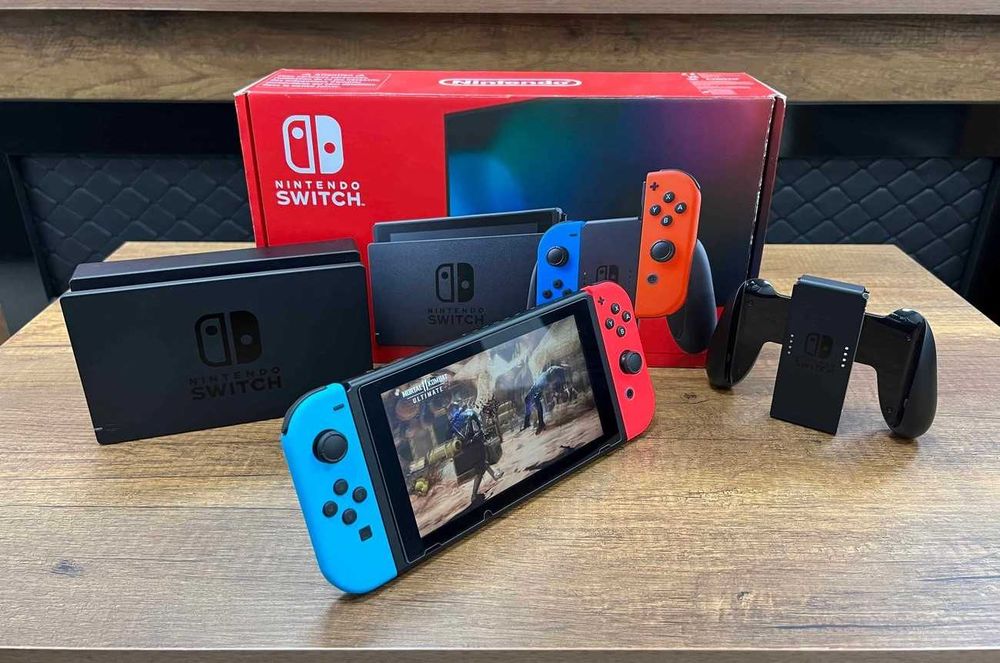 Nintendo Switch, пълен комплект + игра Sonic mania