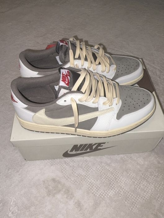Jordan 1 low reverse mocha travis scott