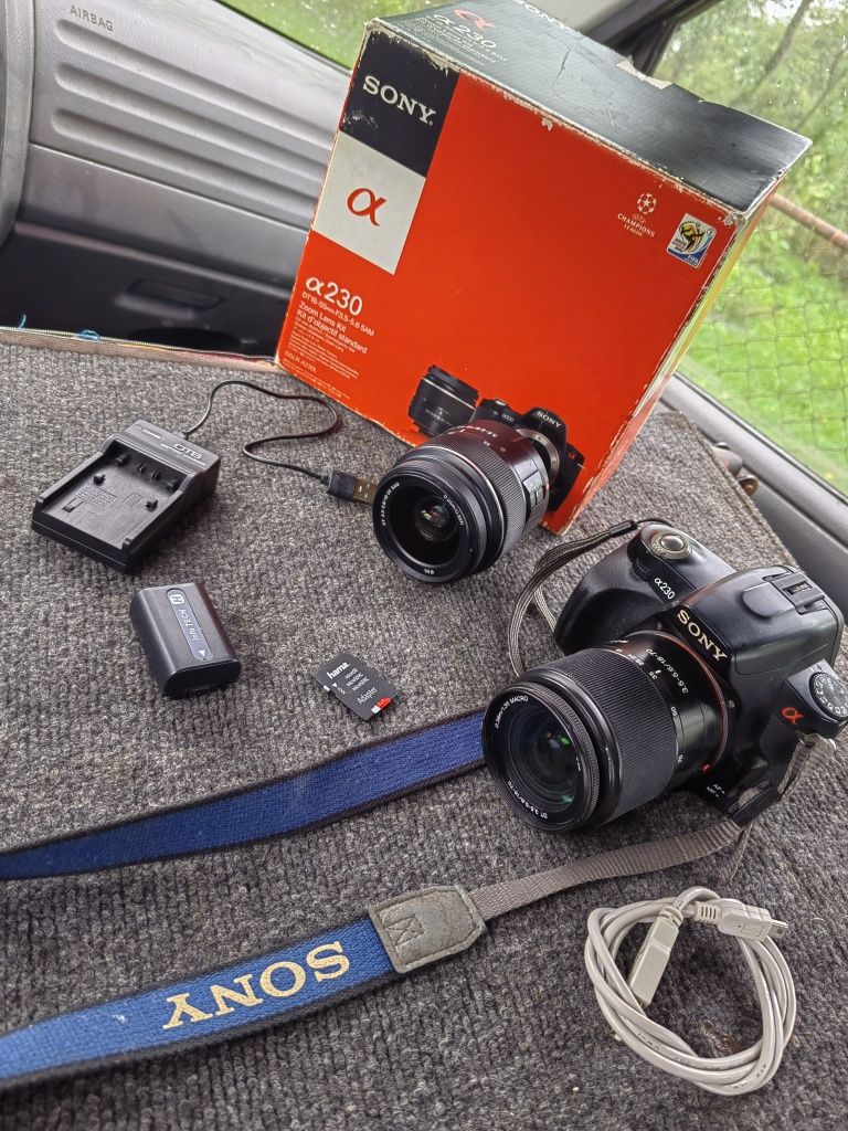 Aparat foto Sony 230