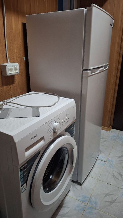 Închiriez apartament cu 2 camere !