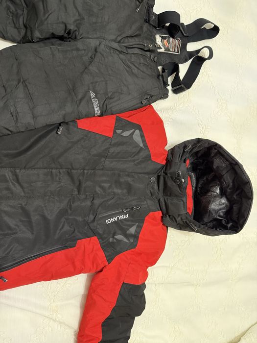 Зимний лыжный комбинезон