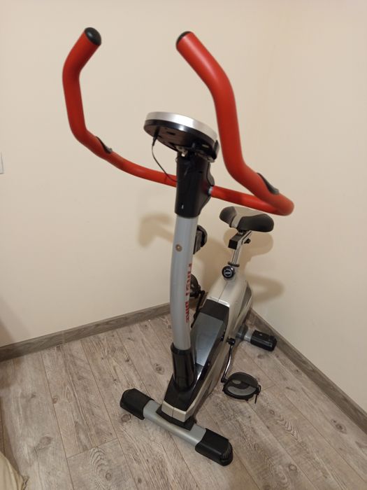 Bicicleta fitness cu frânare magnetică