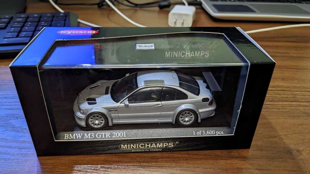 BMW M3 GTR 2001 в масштабе 1:43