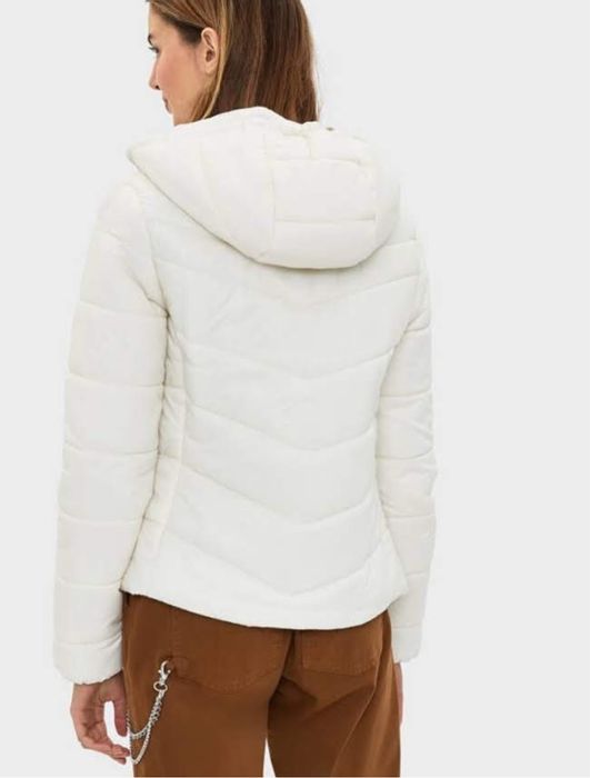 Geaca impermeabila toamna primavara Stradivarius