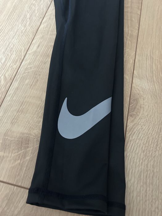 Дамски стягащ клин Nike