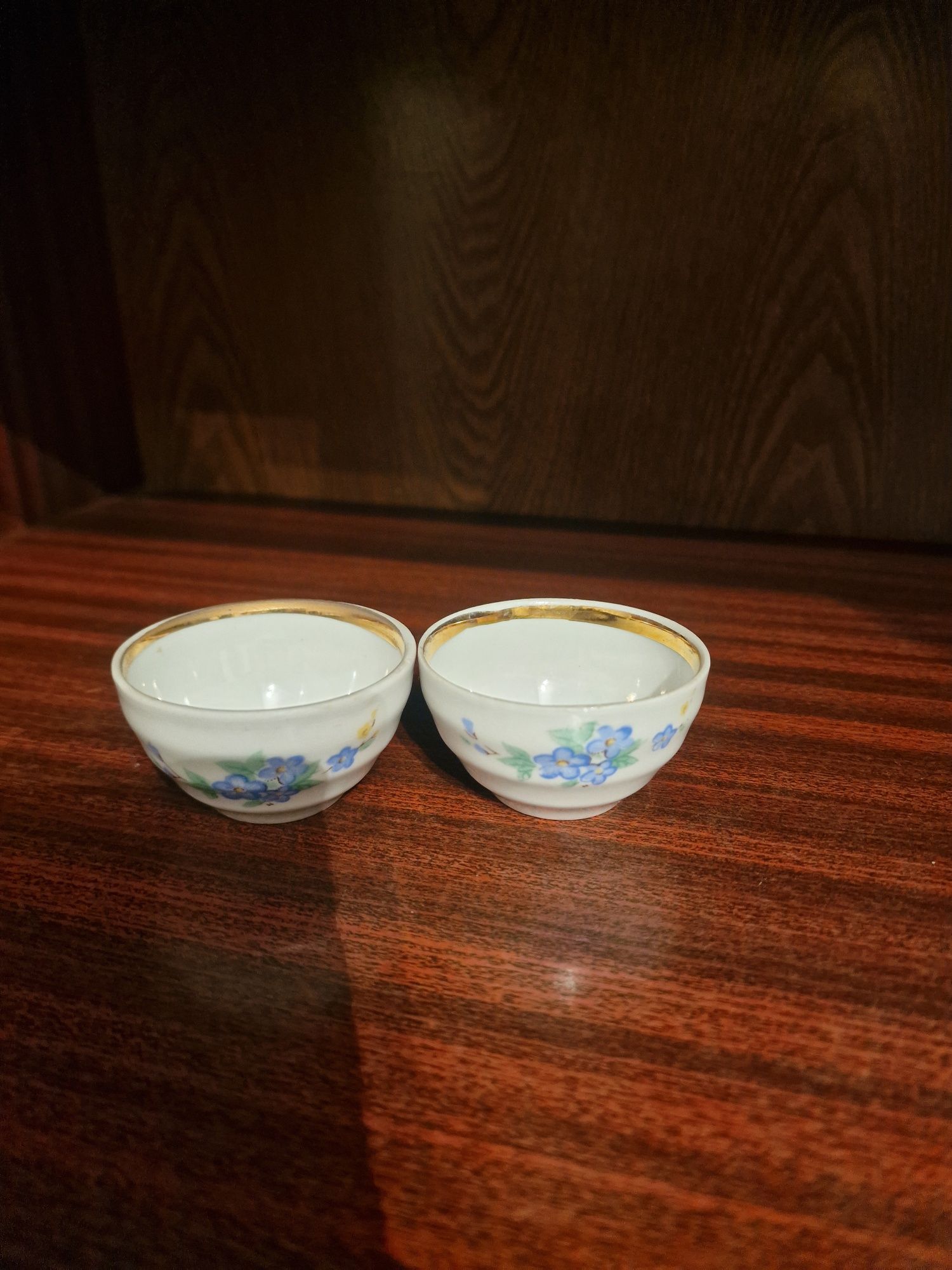 Продам молочник и солянки. Стояли в шкафу, как декор, не пользовались