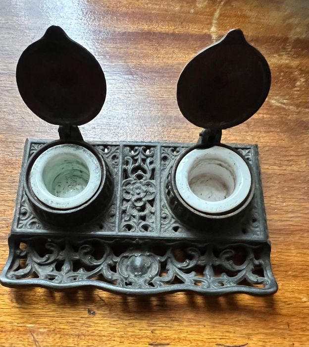 Ретро мастилница