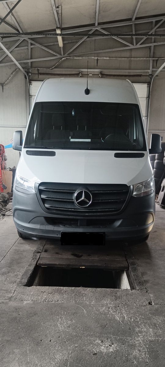 Dezmembrez Mercedes Sprinter