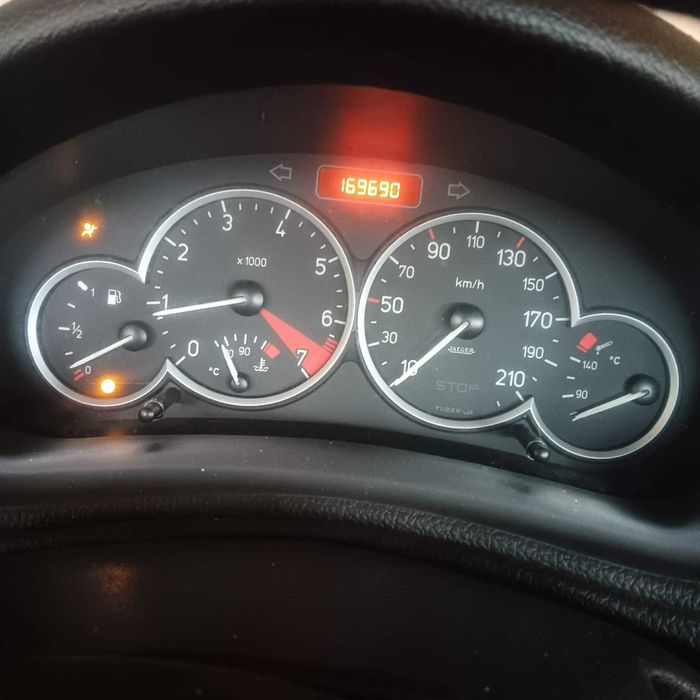 Продавам Peugeot 206