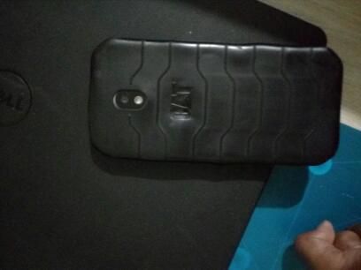 Продавам телефон Cat S42