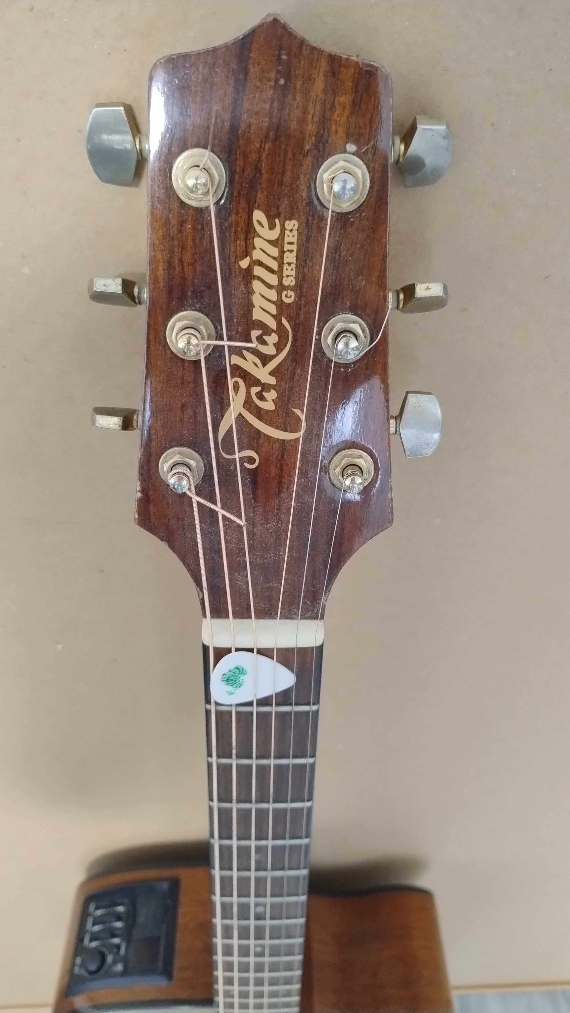 Chitară electro-acustică Takamine EG340SC