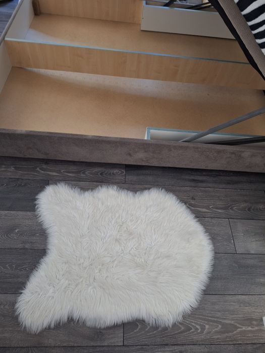 Vând urgent pat dormitor