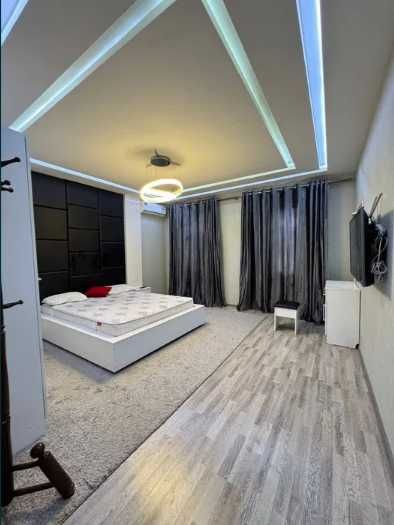 Ойбек Метро Аренда 2 комнат добрая квартира новостройке