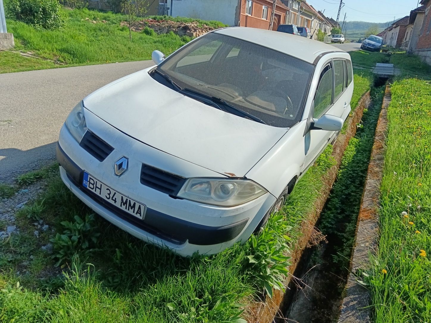 Vând Renault megan 2 pentru dezmembrare