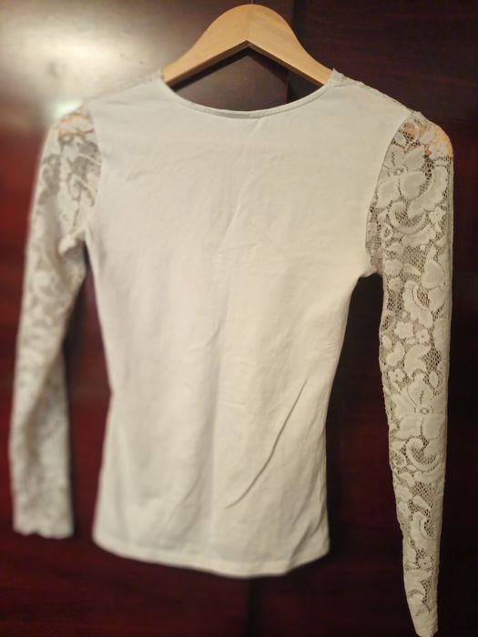 Bluza mulata cu decolteu din dantela H&M