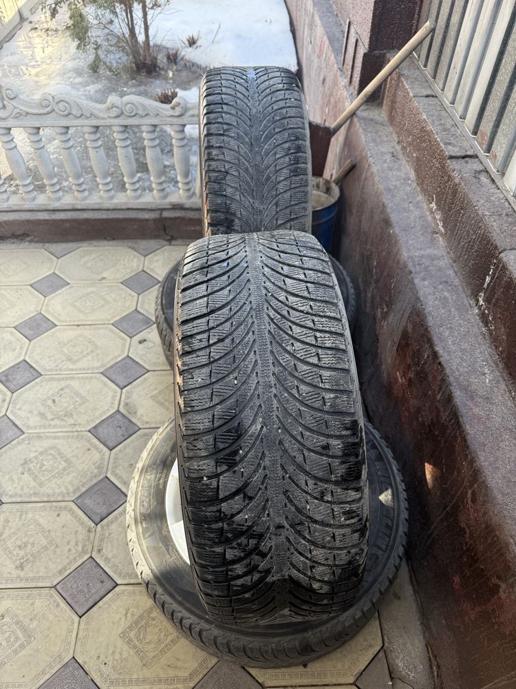 Продам диски с резиной на бмв х5