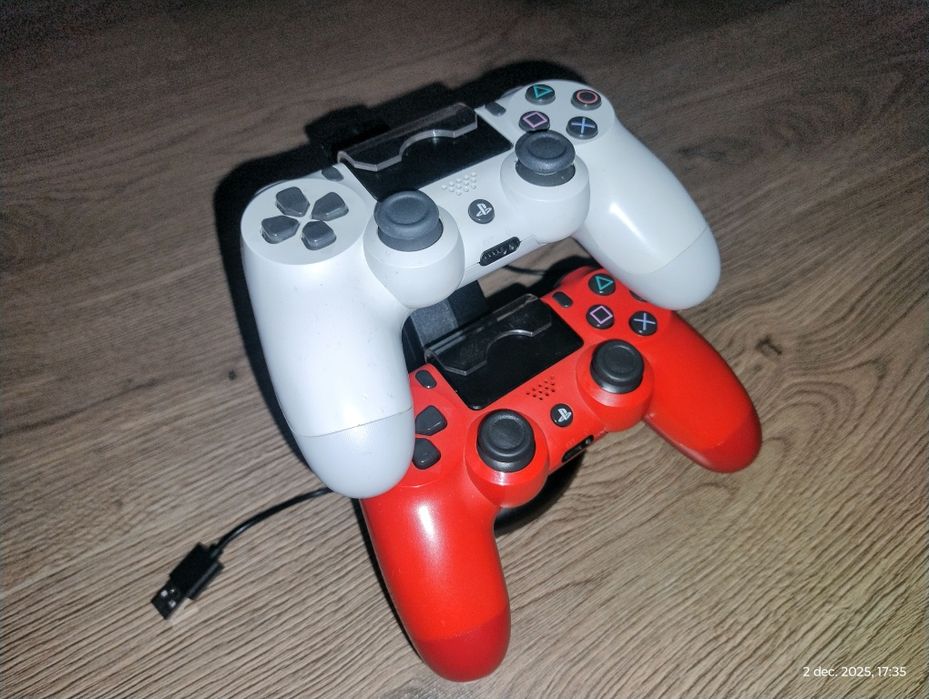 PS4 PRO 1TB + 3 controllere + jocuri