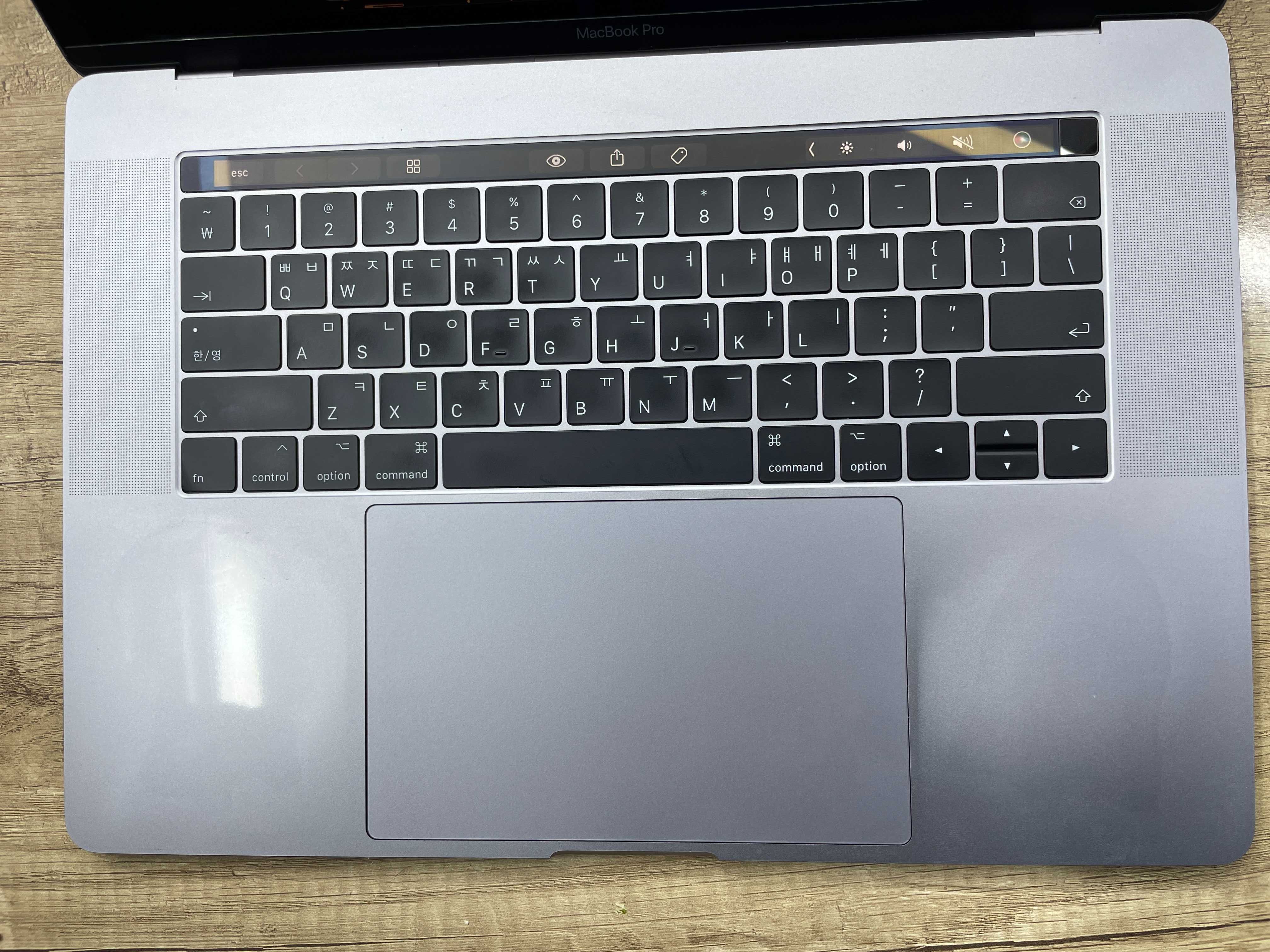 MacBook Pro 15' 16/512 i7 touchbar