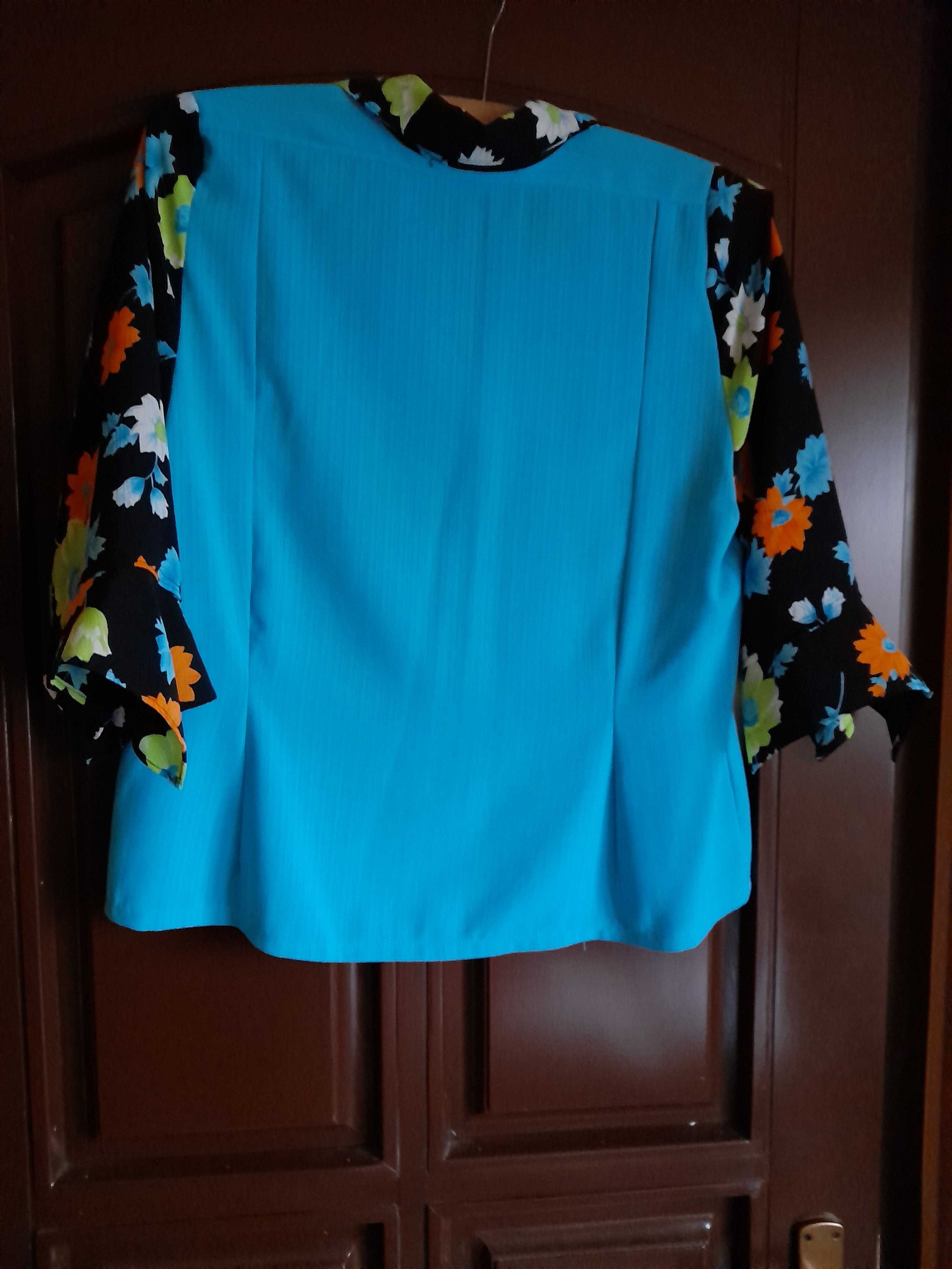 Costumas dama, de vara, handmade, albastru cu imprimeu floral, XL