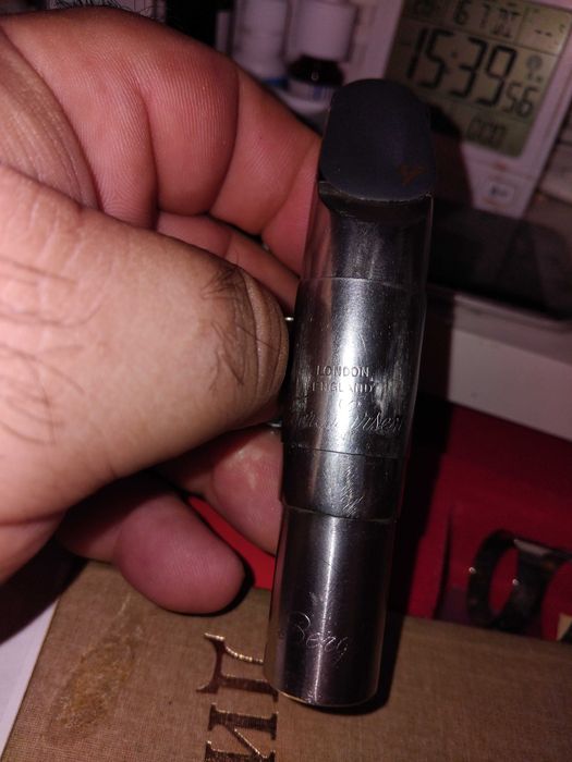 Продавам монщук Берг Ласен 102 sms  изключително запазен