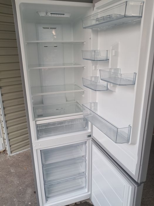 Холодильник, почти новый