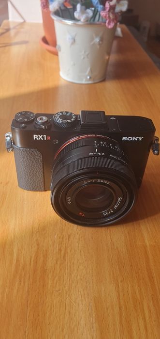 Cameră Sony DSC RX1 R