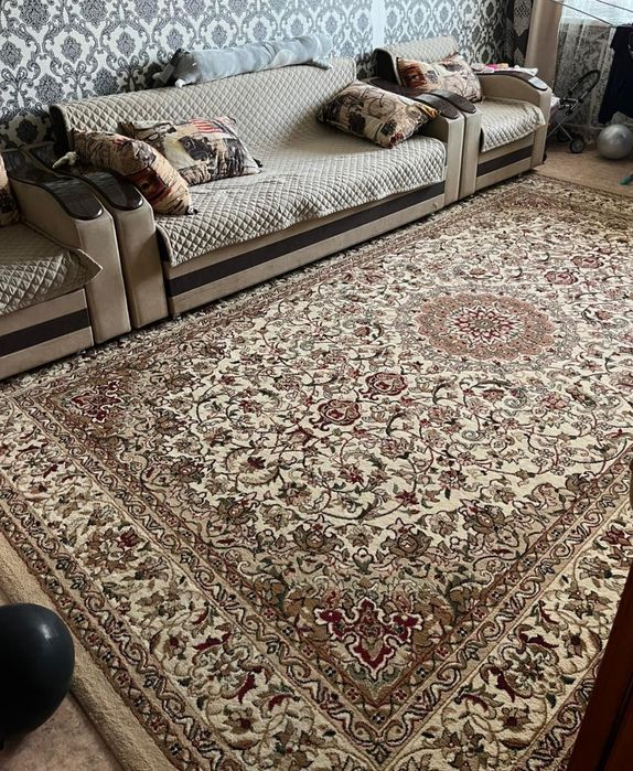 Палас в продаже.