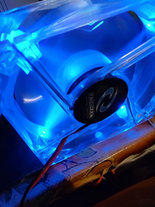 Fan PC Raidmax cu lumină albastră