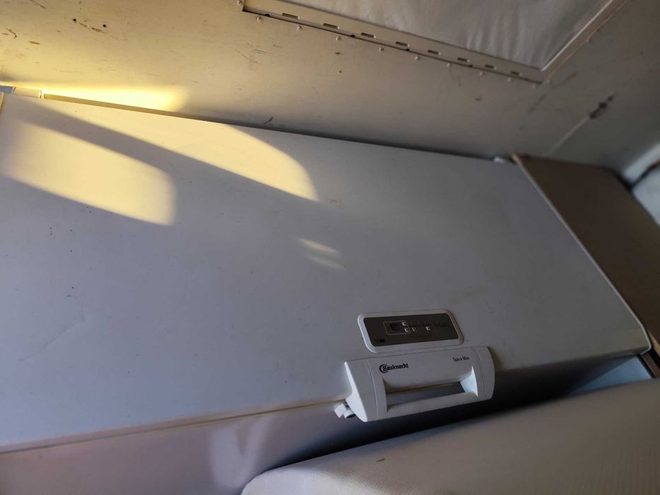 Lada frigorifica Bauknecht Mare