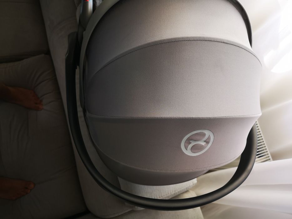 Стол за кола Cybex Cloud Z i-Size Plus + ЛЕТЕН КАЛЪФ цвят Soho grey