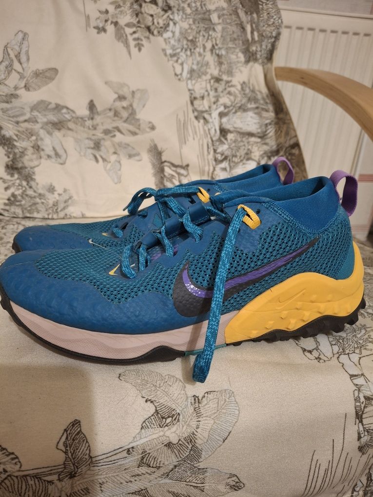 Маратонки NIKE 42 номер 26,5