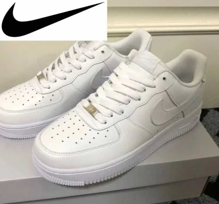 Adidasi Tenesi Sneakersi Nike Air Force 1 Tripple White