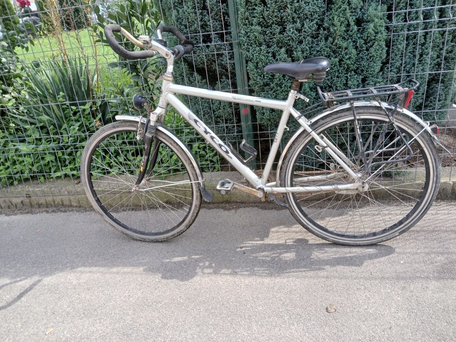 Vind bicicleta cu roti de 28 cu viteze în butuc