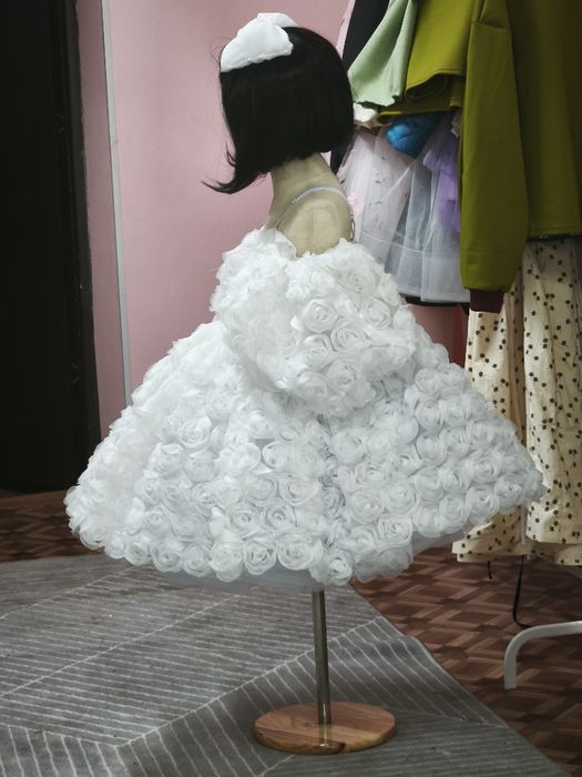 Продам новое пышное платье детское