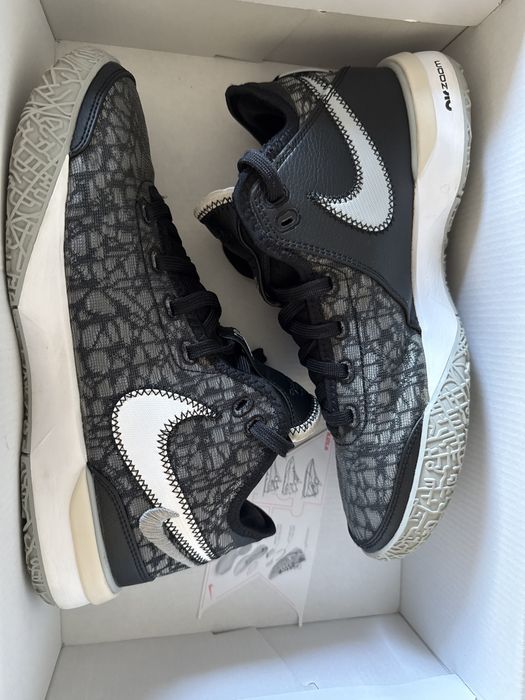 Vand adidasi nike Lebron James