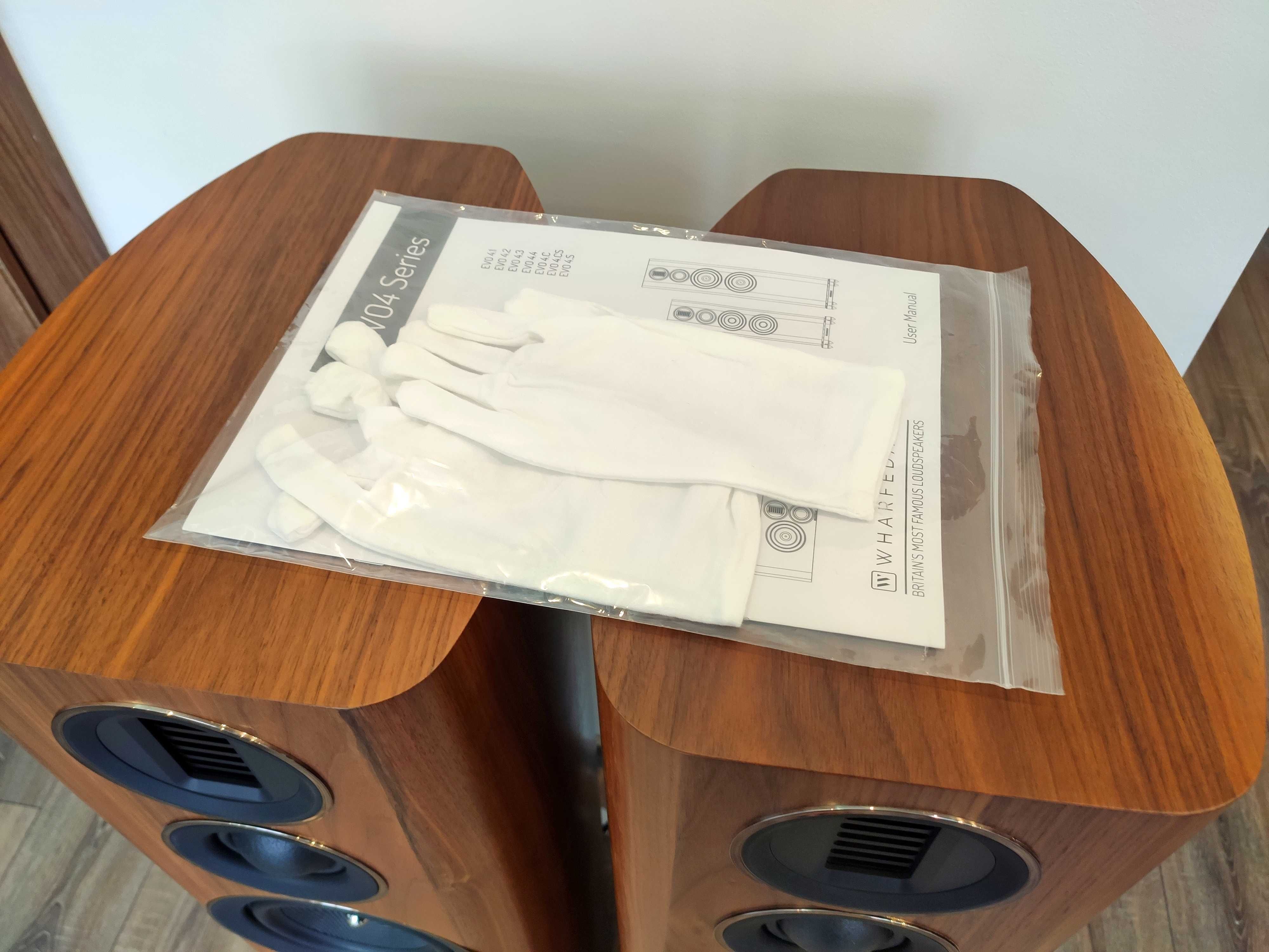 Комплект Wharfedale EVO 4 (подови 4.4, център 4.CS и букшелфи 4.1)