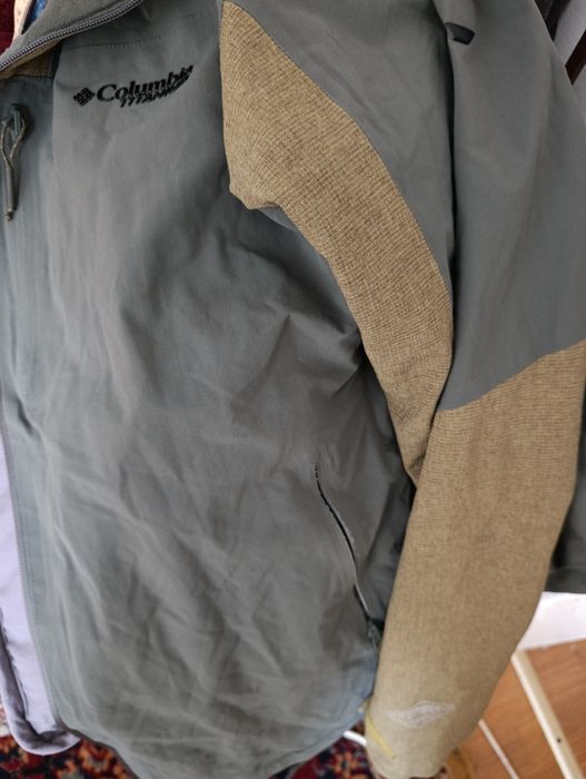 Vând geacă sport Columbia Titanium